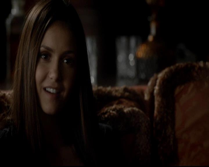 VampireDiariesWorld-dot-org_4x08WellAlwaysHaveBourbonStreet0688.jpg