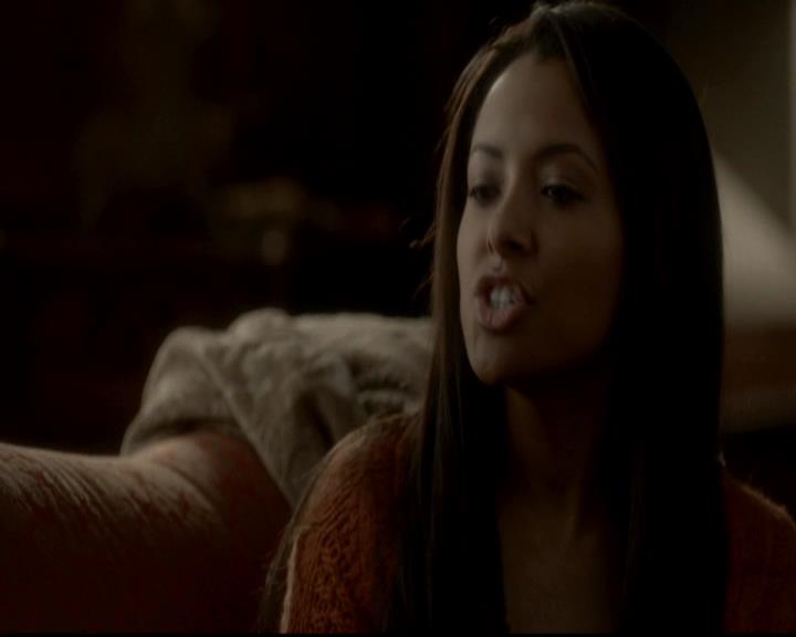 VampireDiariesWorld-dot-org_4x08WellAlwaysHaveBourbonStreet0693.jpg