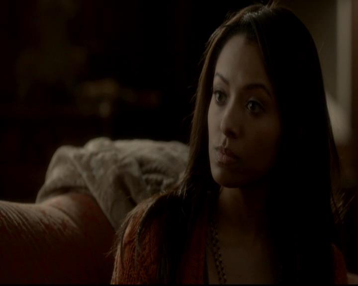 VampireDiariesWorld-dot-org_4x08WellAlwaysHaveBourbonStreet0701.jpg