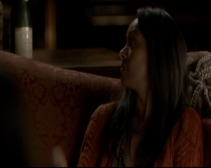 VampireDiariesWorld-dot-org_4x08WellAlwaysHaveBourbonStreet0713.jpg