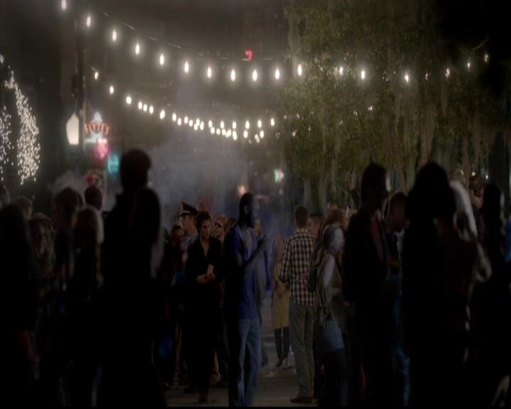 VampireDiariesWorld-dot-org_4x08WellAlwaysHaveBourbonStreet0724.jpg