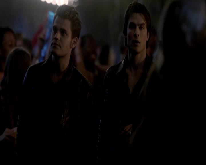 VampireDiariesWorld-dot-org_4x08WellAlwaysHaveBourbonStreet0731.jpg