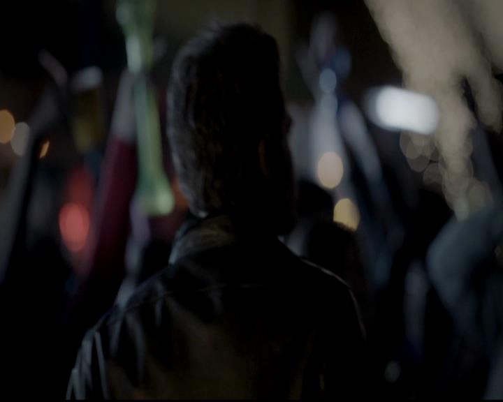 VampireDiariesWorld-dot-org_4x08WellAlwaysHaveBourbonStreet0737.jpg