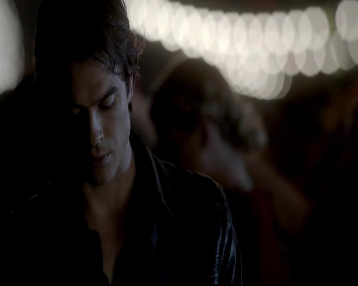 VampireDiariesWorld-dot-org_4x08WellAlwaysHaveBourbonStreet0743.jpg