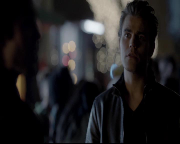 VampireDiariesWorld-dot-org_4x08WellAlwaysHaveBourbonStreet0745.jpg