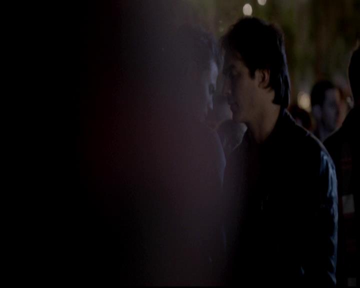 VampireDiariesWorld-dot-org_4x08WellAlwaysHaveBourbonStreet0751.jpg