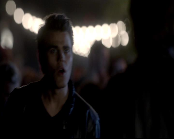 VampireDiariesWorld-dot-org_4x08WellAlwaysHaveBourbonStreet0769.jpg