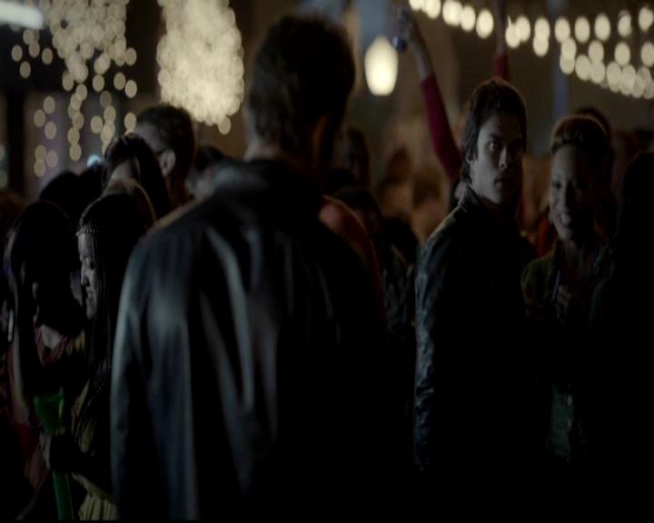 VampireDiariesWorld-dot-org_4x08WellAlwaysHaveBourbonStreet0782.jpg