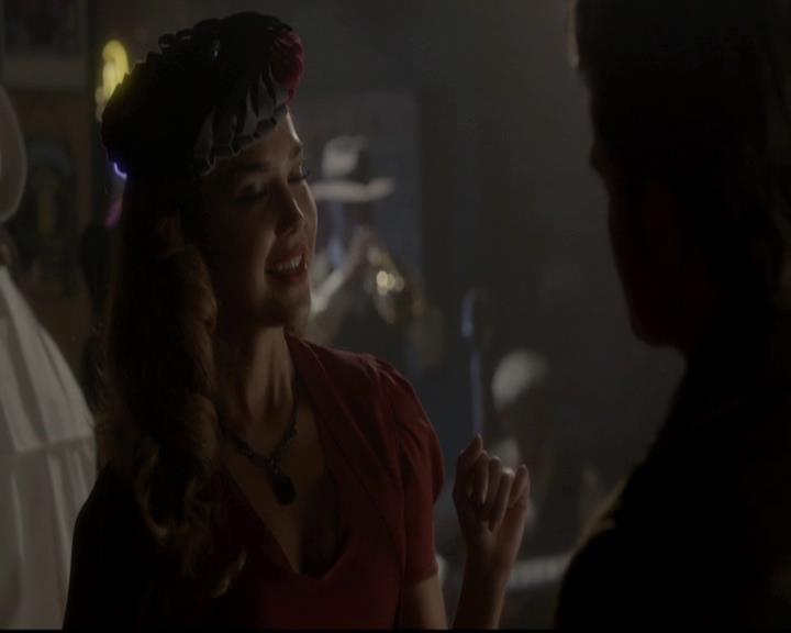 VampireDiariesWorld-dot-org_4x08WellAlwaysHaveBourbonStreet0803.jpg