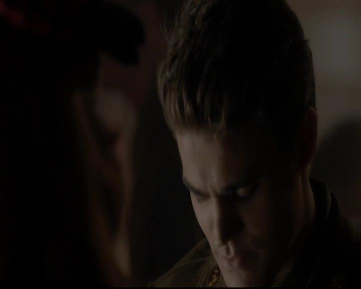 VampireDiariesWorld-dot-org_4x08WellAlwaysHaveBourbonStreet0807.jpg