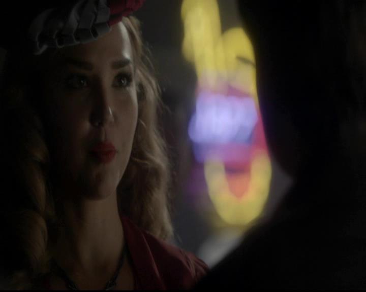 VampireDiariesWorld-dot-org_4x08WellAlwaysHaveBourbonStreet0816.jpg