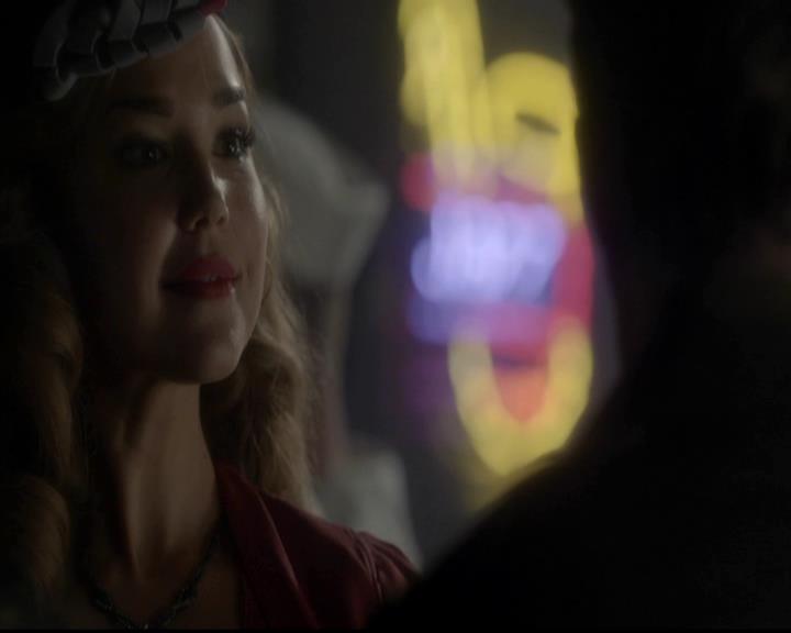 VampireDiariesWorld-dot-org_4x08WellAlwaysHaveBourbonStreet0820.jpg