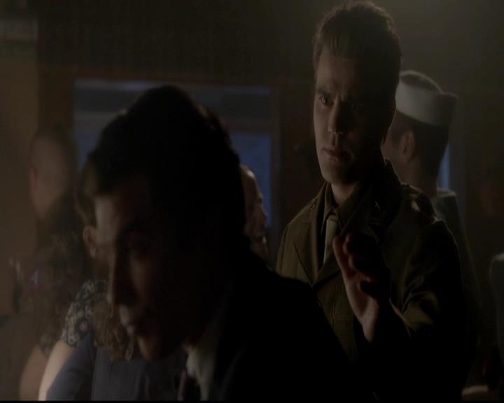 VampireDiariesWorld-dot-org_4x08WellAlwaysHaveBourbonStreet0827.jpg