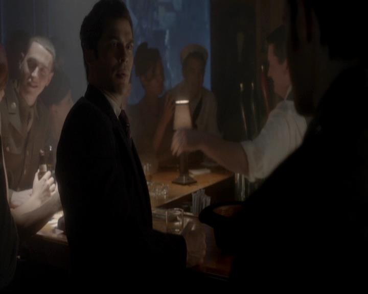 VampireDiariesWorld-dot-org_4x08WellAlwaysHaveBourbonStreet0837.jpg