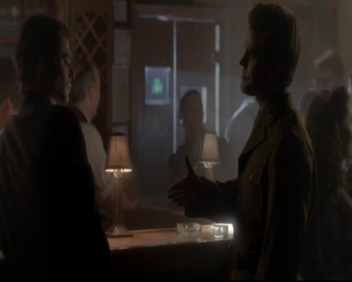 VampireDiariesWorld-dot-org_4x08WellAlwaysHaveBourbonStreet0841.jpg