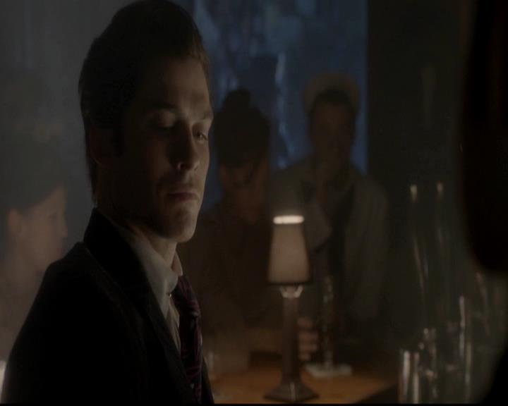 VampireDiariesWorld-dot-org_4x08WellAlwaysHaveBourbonStreet0844.jpg