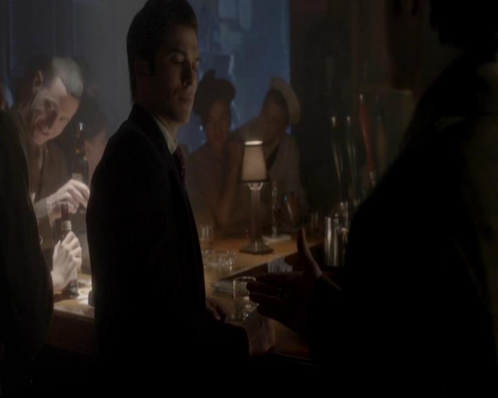 VampireDiariesWorld-dot-org_4x08WellAlwaysHaveBourbonStreet0847.jpg