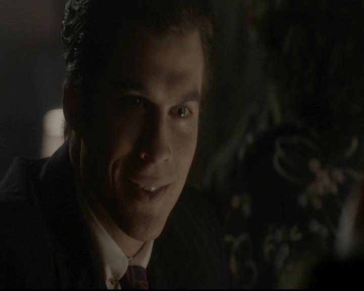 VampireDiariesWorld-dot-org_4x08WellAlwaysHaveBourbonStreet0870.jpg