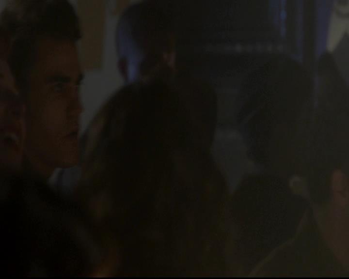 VampireDiariesWorld-dot-org_4x08WellAlwaysHaveBourbonStreet0877.jpg