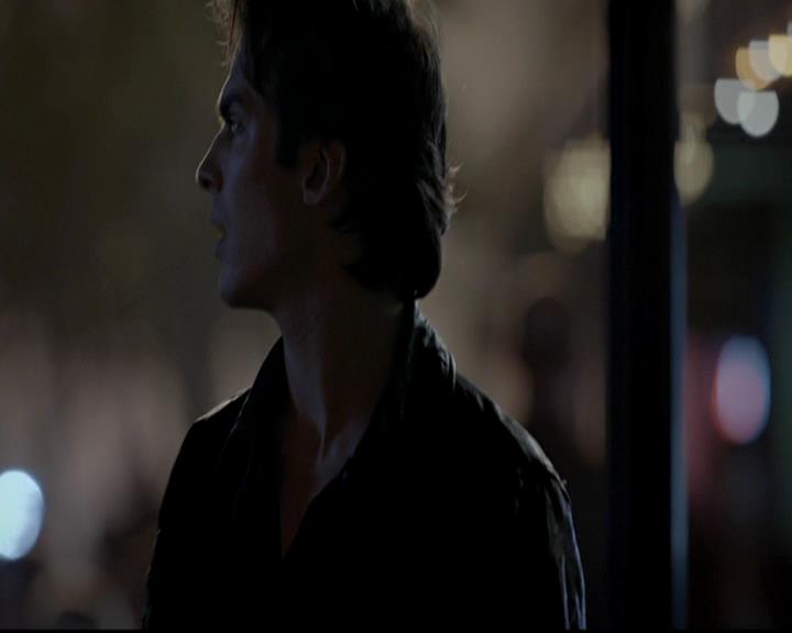 VampireDiariesWorld-dot-org_4x08WellAlwaysHaveBourbonStreet0955.jpg