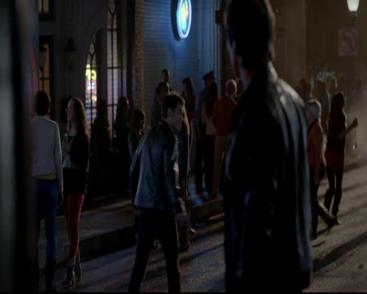 VampireDiariesWorld-dot-org_4x08WellAlwaysHaveBourbonStreet0979.jpg