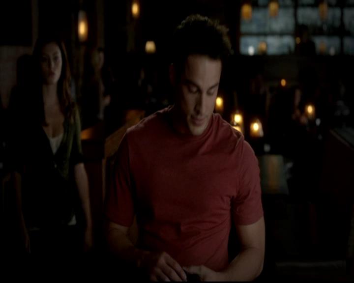 VampireDiariesWorld-dot-org_4x08WellAlwaysHaveBourbonStreet1014.jpg