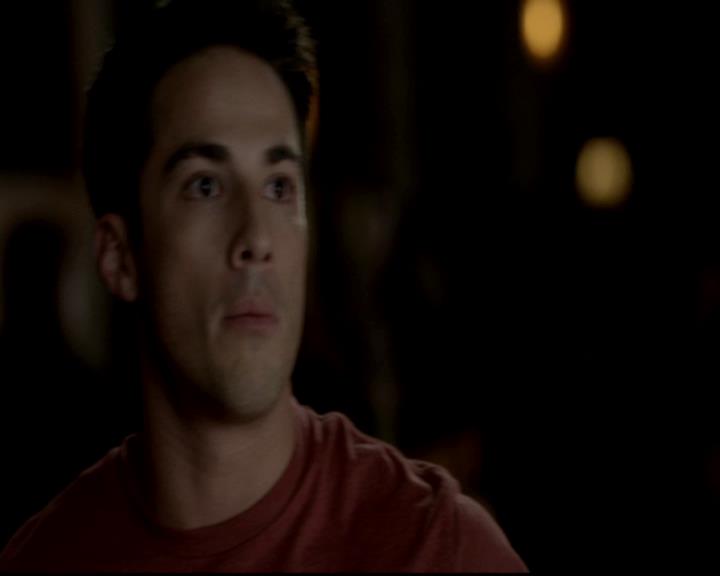 VampireDiariesWorld-dot-org_4x08WellAlwaysHaveBourbonStreet1016.jpg