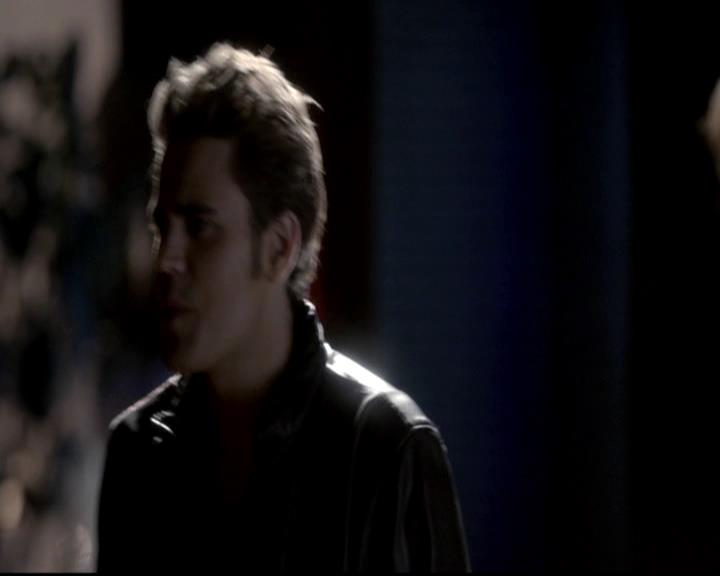 VampireDiariesWorld-dot-org_4x08WellAlwaysHaveBourbonStreet1061.jpg