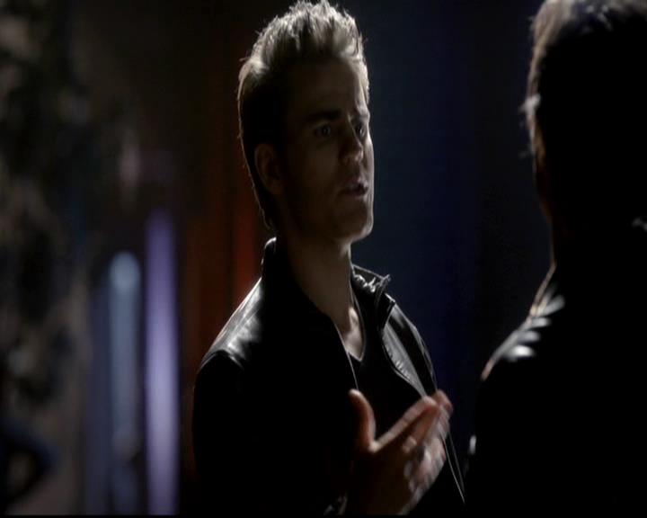 VampireDiariesWorld-dot-org_4x08WellAlwaysHaveBourbonStreet1067.jpg