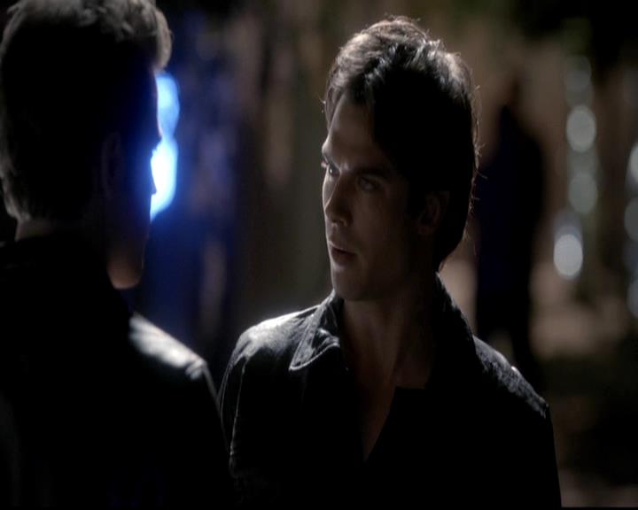 VampireDiariesWorld-dot-org_4x08WellAlwaysHaveBourbonStreet1077.jpg