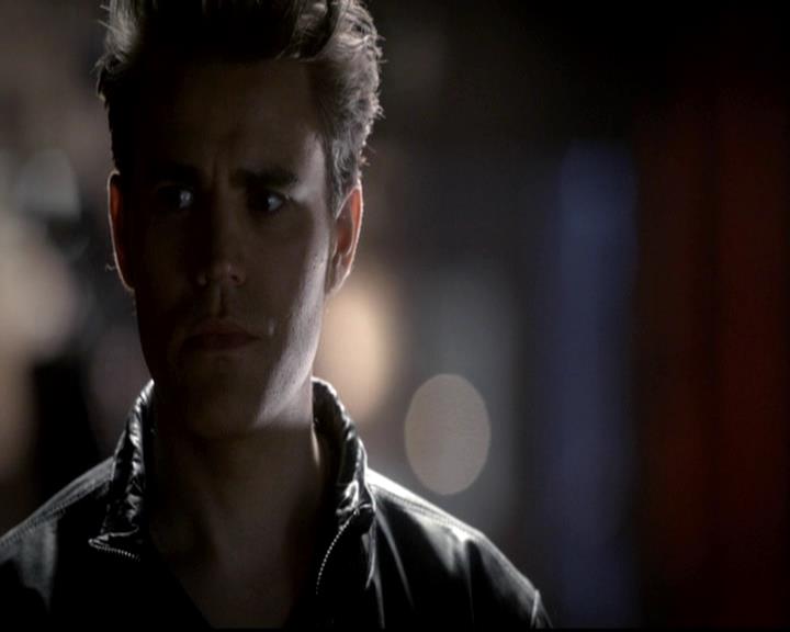 VampireDiariesWorld-dot-org_4x08WellAlwaysHaveBourbonStreet1092.jpg