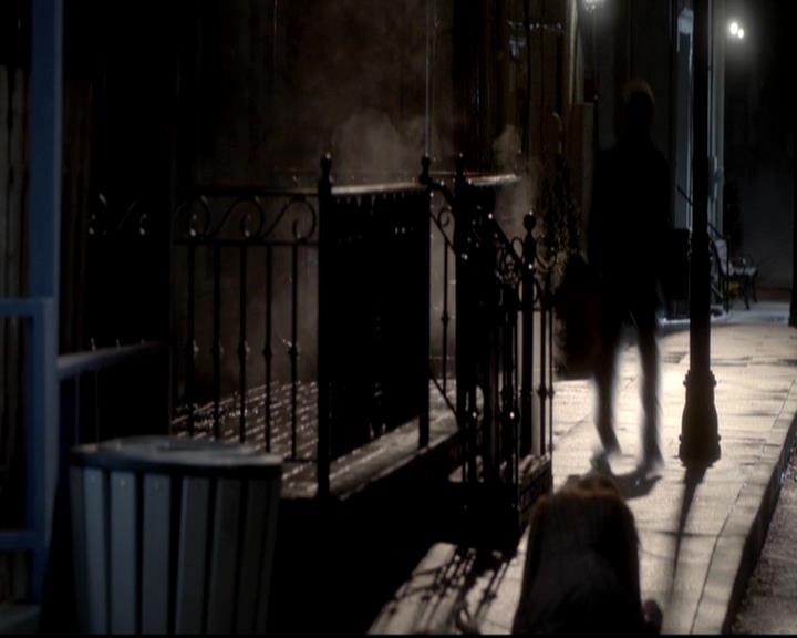 VampireDiariesWorld-dot-org_4x08WellAlwaysHaveBourbonStreet1108.jpg