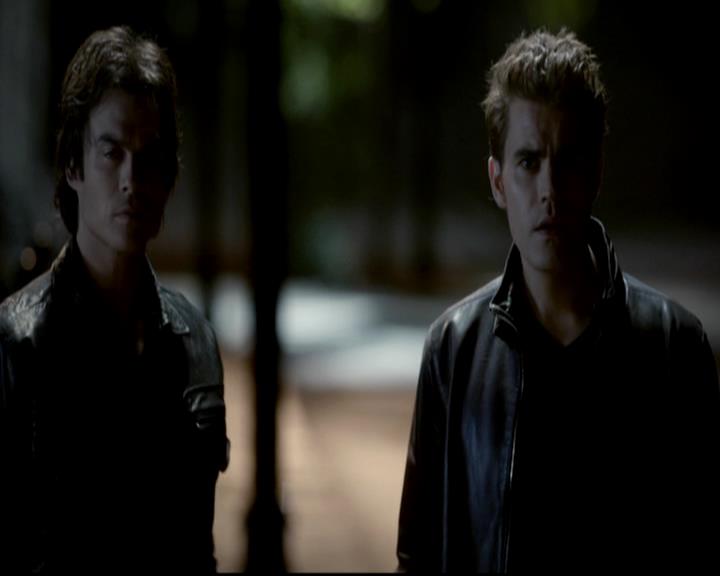 VampireDiariesWorld-dot-org_4x08WellAlwaysHaveBourbonStreet1117.jpg