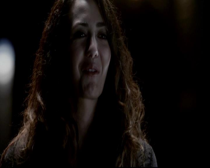 VampireDiariesWorld-dot-org_4x08WellAlwaysHaveBourbonStreet1122.jpg