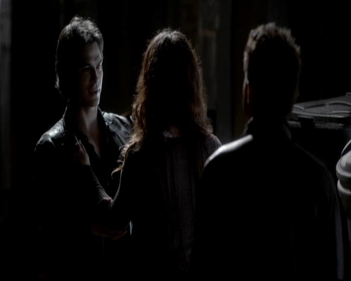 VampireDiariesWorld-dot-org_4x08WellAlwaysHaveBourbonStreet1143.jpg