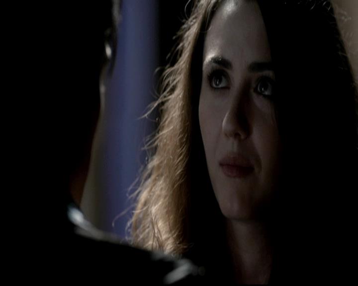 VampireDiariesWorld-dot-org_4x08WellAlwaysHaveBourbonStreet1161.jpg