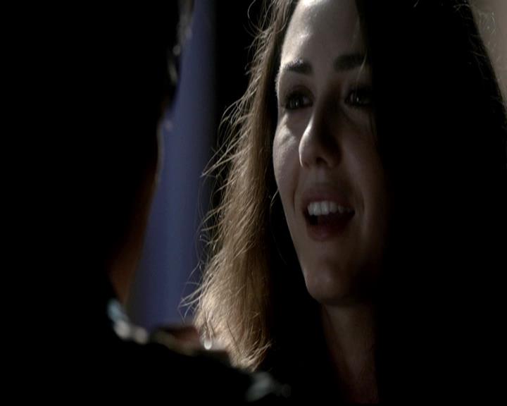 VampireDiariesWorld-dot-org_4x08WellAlwaysHaveBourbonStreet1163.jpg