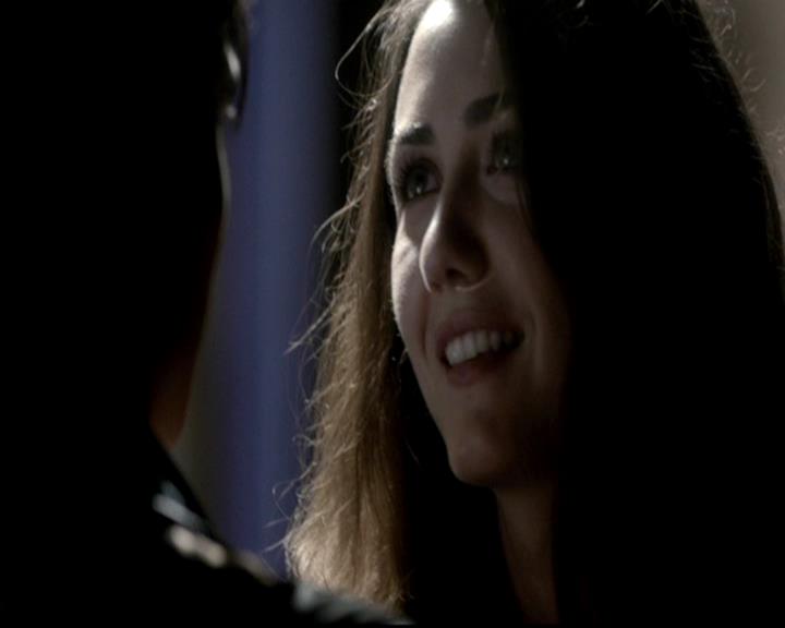 VampireDiariesWorld-dot-org_4x08WellAlwaysHaveBourbonStreet1166.jpg