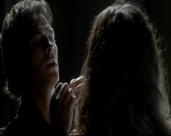 VampireDiariesWorld-dot-org_4x08WellAlwaysHaveBourbonStreet1172.jpg