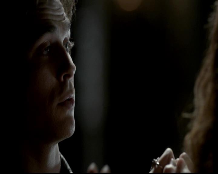 VampireDiariesWorld-dot-org_4x08WellAlwaysHaveBourbonStreet1175.jpg