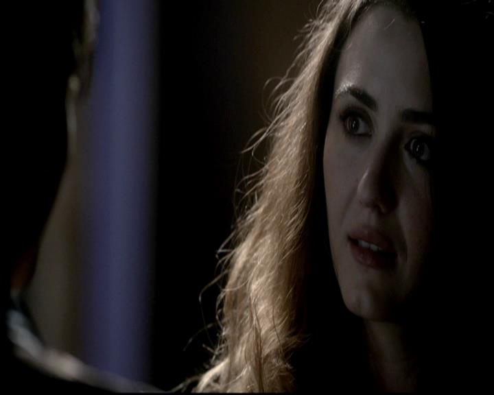 VampireDiariesWorld-dot-org_4x08WellAlwaysHaveBourbonStreet1182.jpg