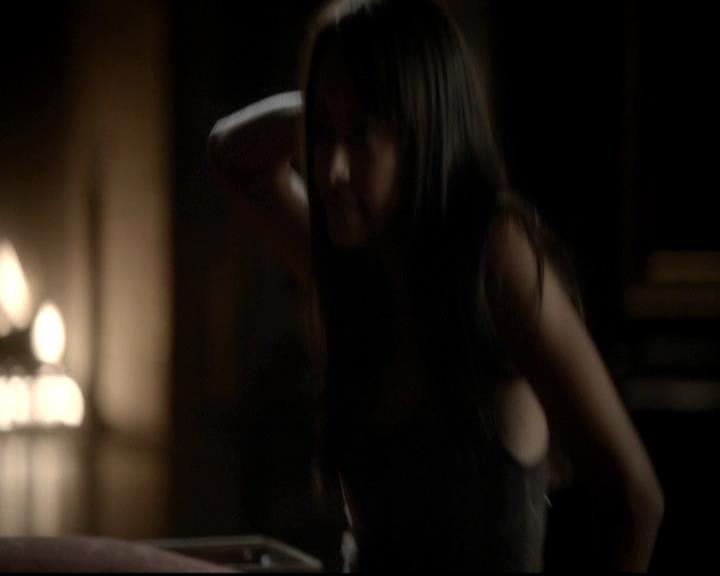 VampireDiariesWorld-dot-org_4x08WellAlwaysHaveBourbonStreet1185.jpg