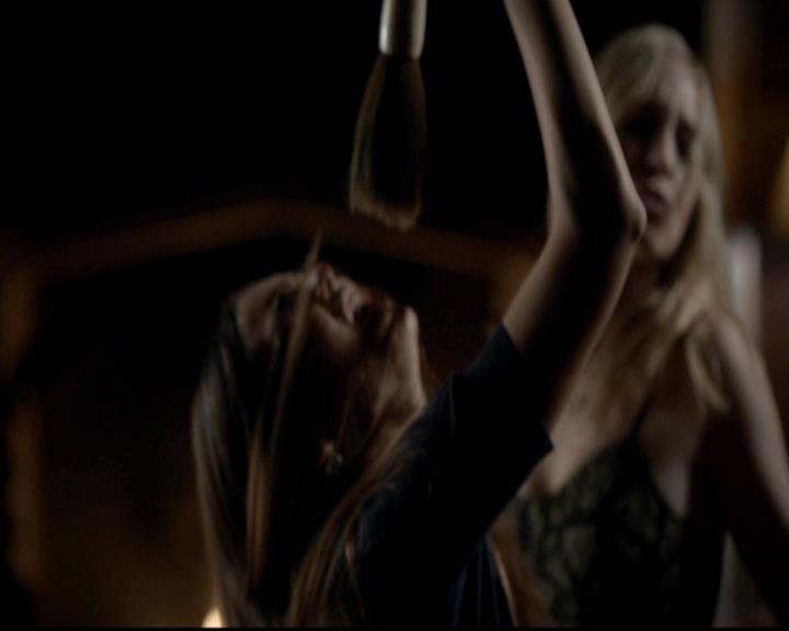 VampireDiariesWorld-dot-org_4x08WellAlwaysHaveBourbonStreet1191.jpg