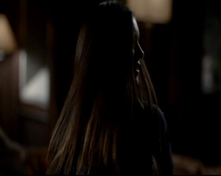 VampireDiariesWorld-dot-org_4x08WellAlwaysHaveBourbonStreet1208.jpg