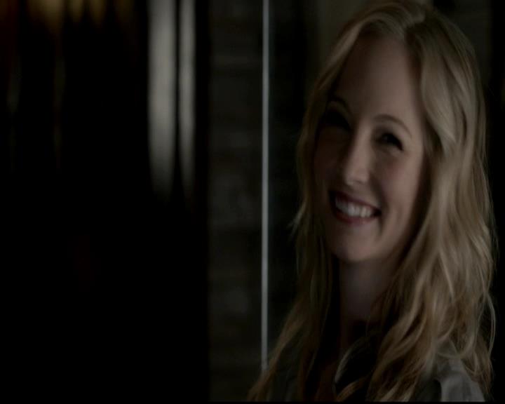 VampireDiariesWorld-dot-org_4x08WellAlwaysHaveBourbonStreet1220.jpg