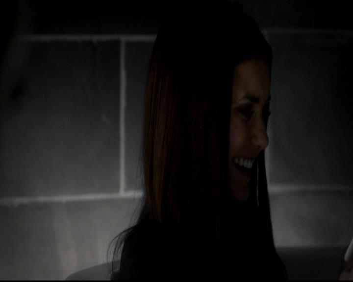 VampireDiariesWorld-dot-org_4x08WellAlwaysHaveBourbonStreet1234.jpg