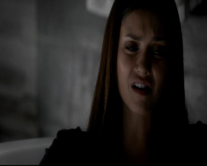 VampireDiariesWorld-dot-org_4x08WellAlwaysHaveBourbonStreet1236.jpg