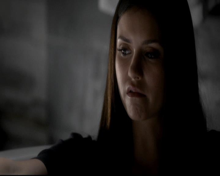 VampireDiariesWorld-dot-org_4x08WellAlwaysHaveBourbonStreet1237.jpg