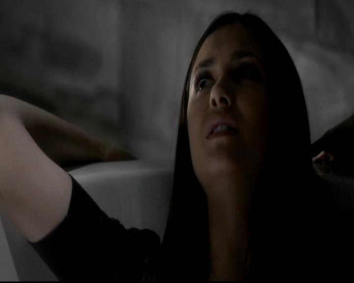 VampireDiariesWorld-dot-org_4x08WellAlwaysHaveBourbonStreet1240.jpg