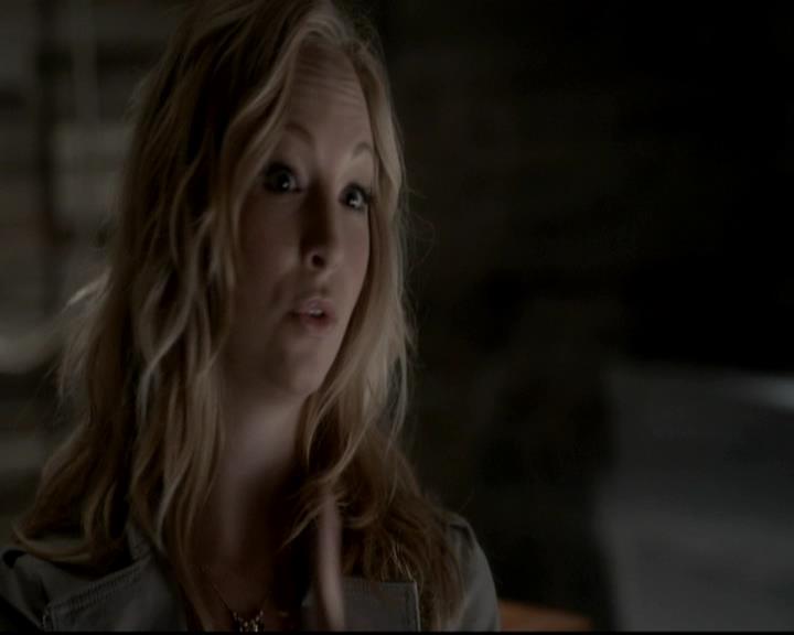 VampireDiariesWorld-dot-org_4x08WellAlwaysHaveBourbonStreet1242.jpg